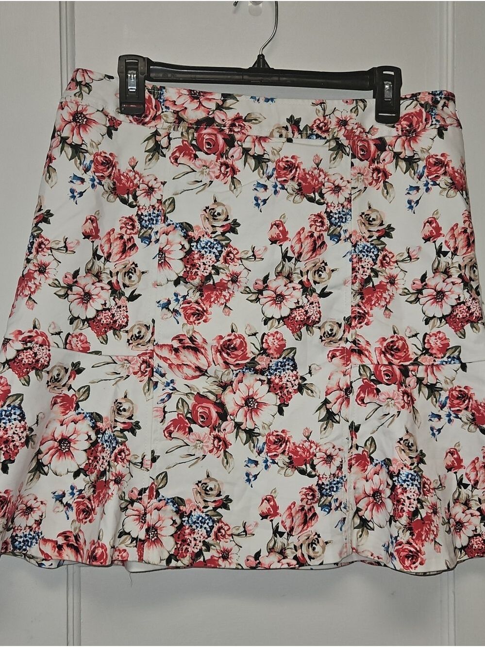 White House Black Market White A-Line Mini Skirt with Pink Rose Print